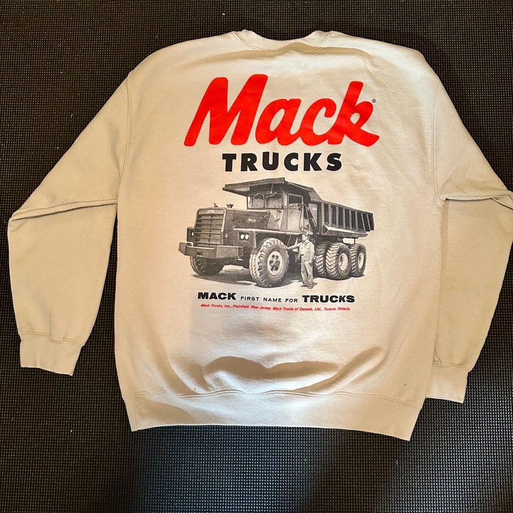Mack Trucks crewneck size large
